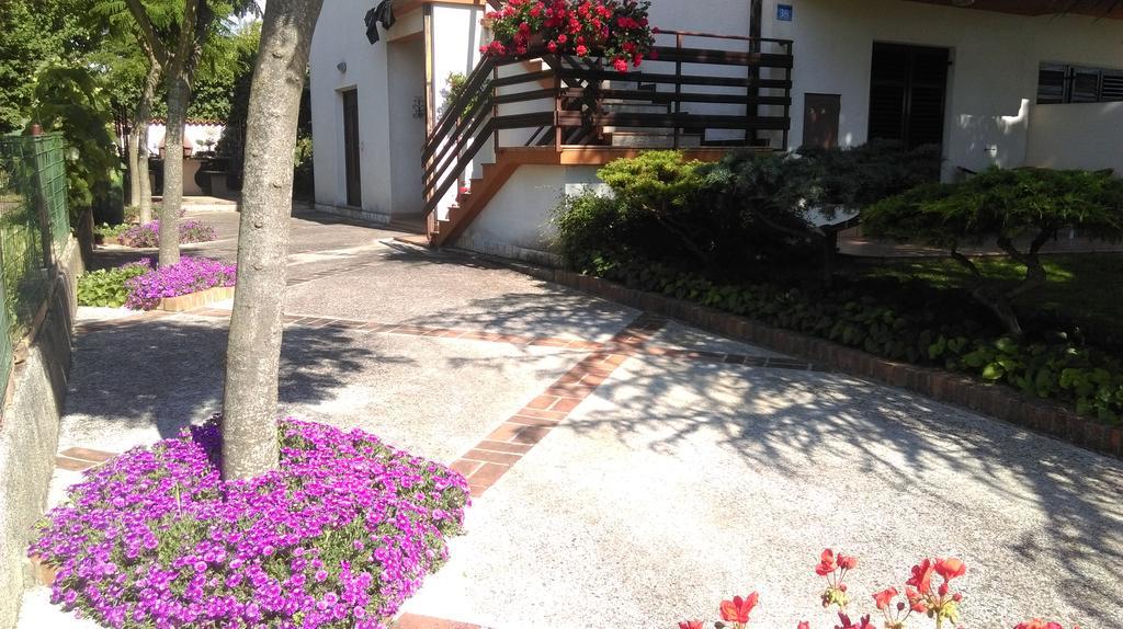 אומאג Fiori Apartment מראה חיצוני תמונה
